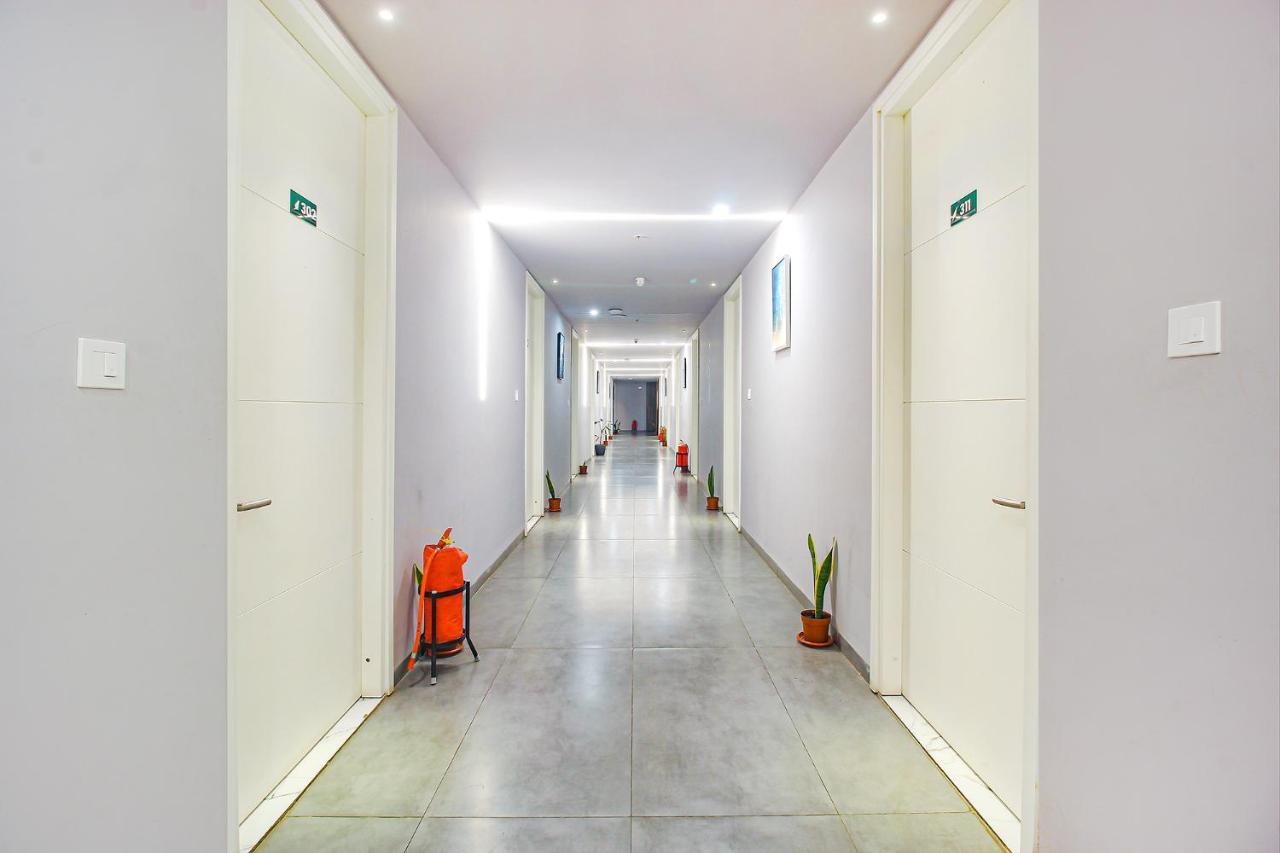 Fabhotel Ssr Fern Suites - 100M From Gsm Mall Madeenaguda Lingampalli Exterior foto