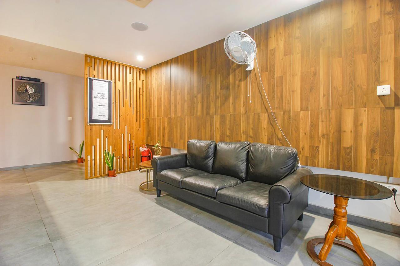 Fabhotel Ssr Fern Suites - 100M From Gsm Mall Madeenaguda Lingampalli Exterior foto