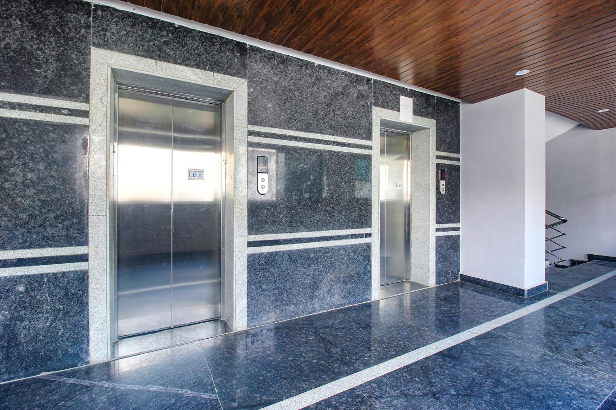 Fabhotel Ssr Fern Suites - 100M From Gsm Mall Madeenaguda Lingampalli Exterior foto